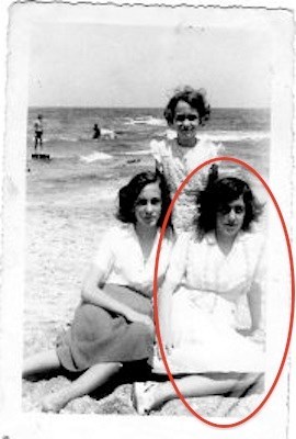 Despina as a teen with older sister Georgia and younger sister Yiassemoula