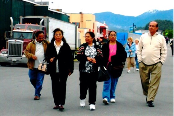 Ramesh, late sister Geeta, Vimla, Nina and Shaym