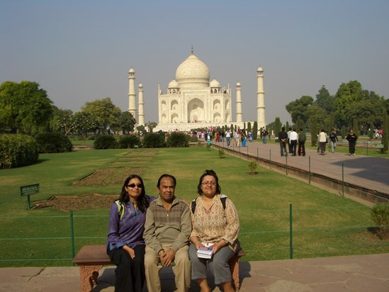 with dad at the Taj Mahal 2006