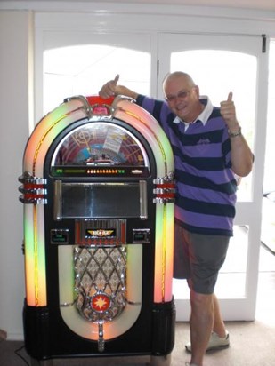 Finally... a jukebox of his own!