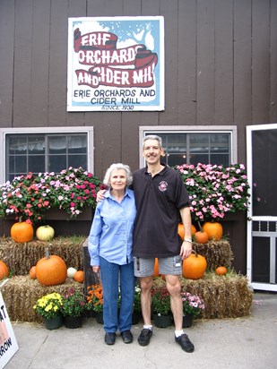 Mom & Jeff Apple Pick Sept 2006