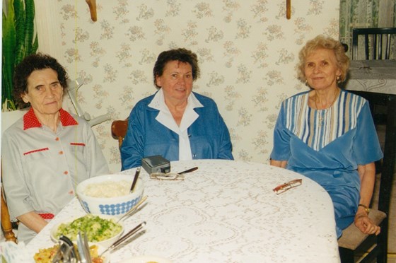 Tante Marie+Annie+Mom 1997 Wheeling IL