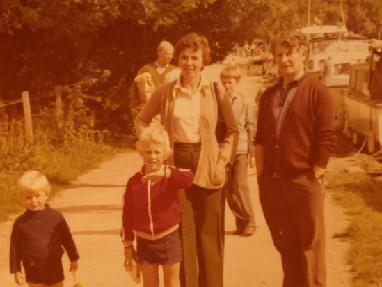 Walking along the Thames towpath, late 1970s