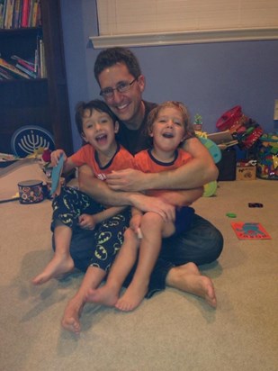 Benjamin (4) and Lincoln (2) Markel with father Daniel Markel-2014