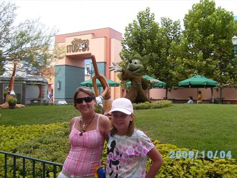 Kath and Luci at hollywood studios