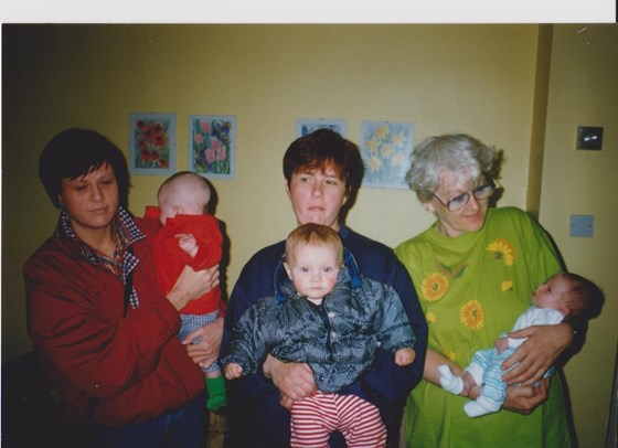 Mum with Kelly, Anne-Marie & Grandchildren