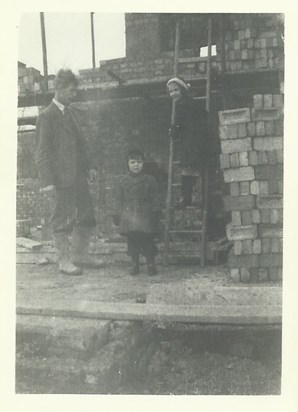 Building the family home in Swanley, 1950s - Steve's father Fred, young Stephen + sister Lynda
