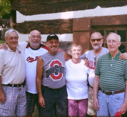 Dad,s Brother Dick,  Brother Mike,  Brother Tommy,  Sister Becky,  Brother Danny,  Brother Jerry