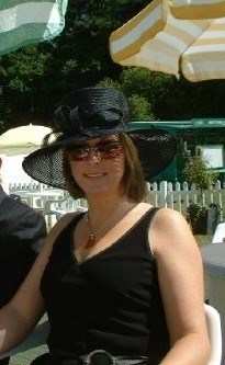 Sue at Ascot looking glam as ever