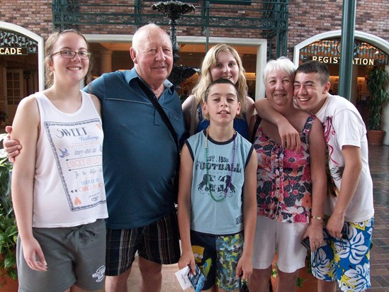 Ron, Hazel and grand kids in Florida