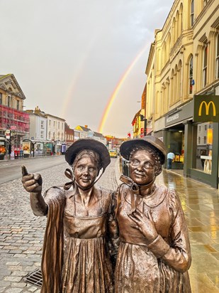 Statue with rainbow 