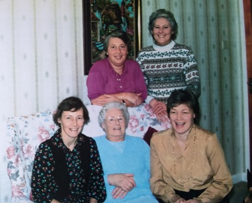 Frances, Gillian, Valerie and Janet with Auntie Doris