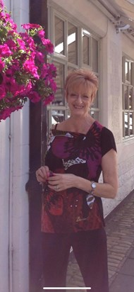 Looking radiant outside her beloved shop ♥️