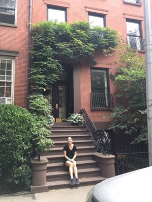  I'm loving this new york stoop- quick, take a pic of me before the owner catches us