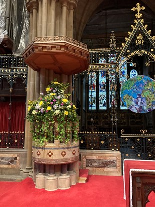 Flowers in the pulpit ( so they are preaching to us!). All flower decoration done for Stephany by a big team with loving care, remembering Stephany's flower arranging over the years with thanksgiving