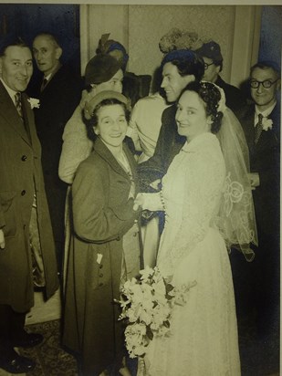 Mum with Great Aunt Min on her wedding day