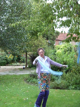 Is she just DANCING or possibly is the intrepid Catherine merely drying her spun wool !!!  This is her in 2007 at Bore Place, Chiddingstone on the annual Kent Guild holiday.  She had attended this for over 25 years.  Wendy & Peter Smith