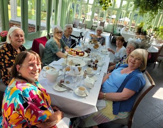 Microflow Girls afternoon tea with Anne McPherson and Gillian a lovely tribute to Anne.