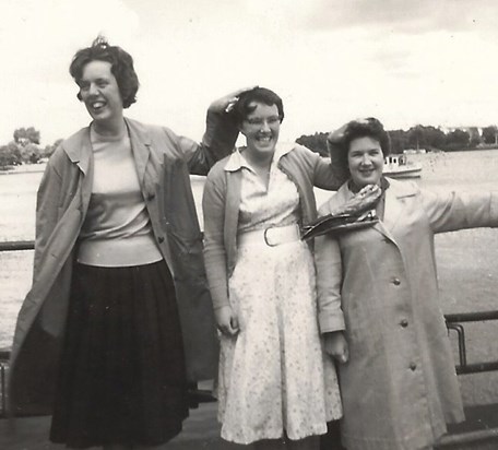 Jenny, Wendy & Cecily, Hamburg, 28th June 1960