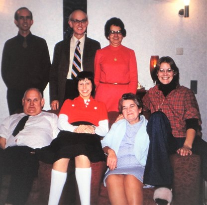 1976-12-25 Family Xmas Mulligans: David John Marjorie Leslie Pam Maureen Lorna