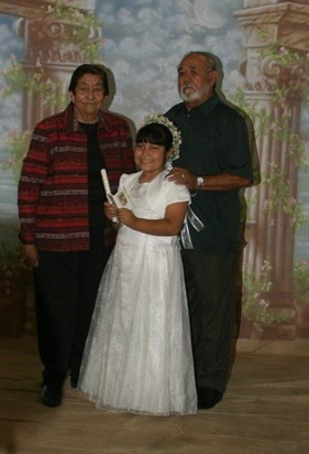 My mom and dad with  my daughter Analy on her 1st communion