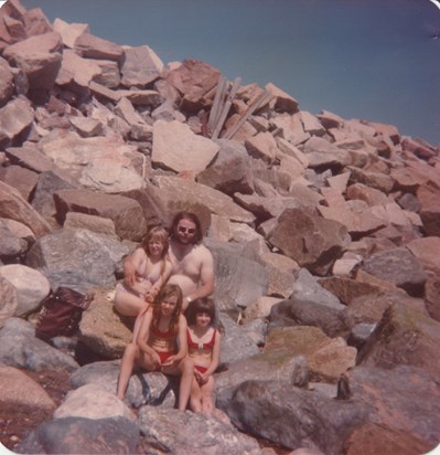 Rachel, Teresa and Niccie with their dad Dave