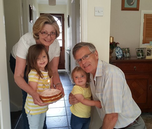 Margaret, Julian, Caitlyn, Chloe - Julians 68th Birthday (2015)