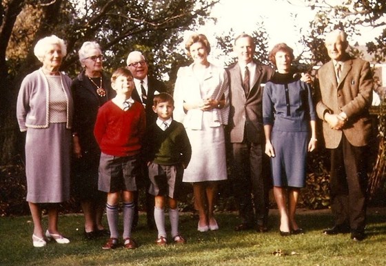 Nobes family with cousins Isa.Gordon from Canada, circa 1965