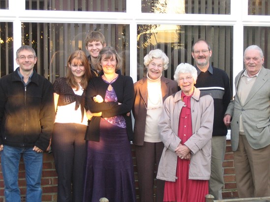 2005-11-20 Martin, Claire, Matthew, Sue, Joan, Freda, Nigel, Peter at 13 Cambridge Rd
