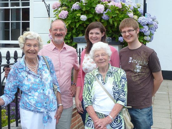2013-07-28 Joan, Nigel, Suzie, Freda, Matthew at The Anglessey Hotel