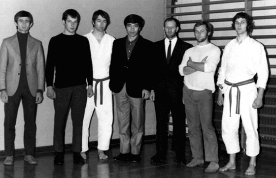 Hirokazu Kanazawa,Mick And Members