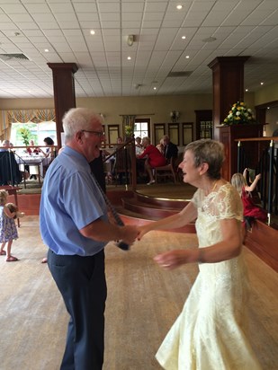 Brother and Sister Hitting the Dance Floor, Golden Wedding, 2015