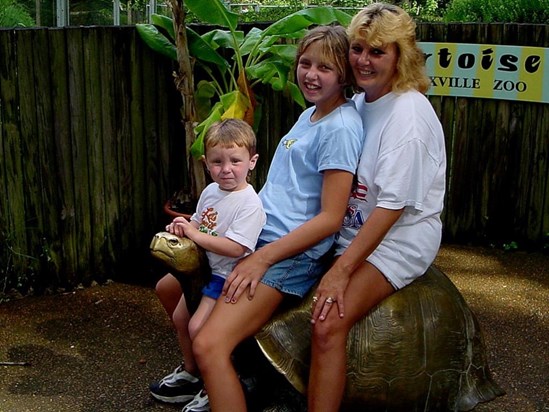 Bailey, Tara and Teresa posing at the Zoo.