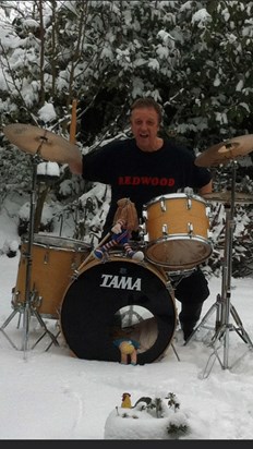 Only Johnboy would think to set up his Drums in the snow!!  XXXXX