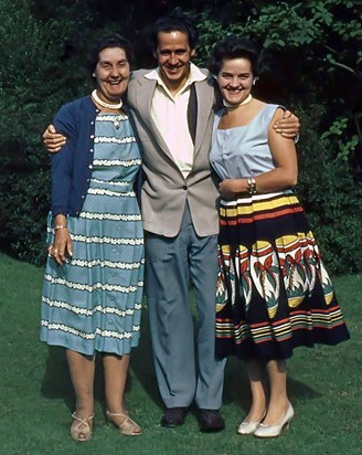 Mum, Nan and Sid