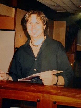 Bruce in Holiday Inn Newcastle May 2001