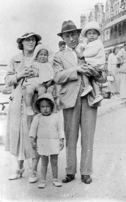 Edna Herbert and family 3