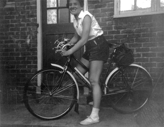 04 Jean with her bike