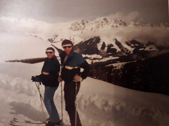 When matching ski wear was on trend!