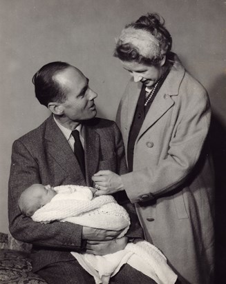 Leonard Cheshire & Sue Ryder with baby Jeromy