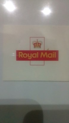 Royal mail house post brenhinol 