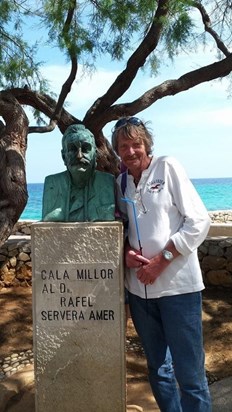 Mike in Spain 2015, with his lookalike!