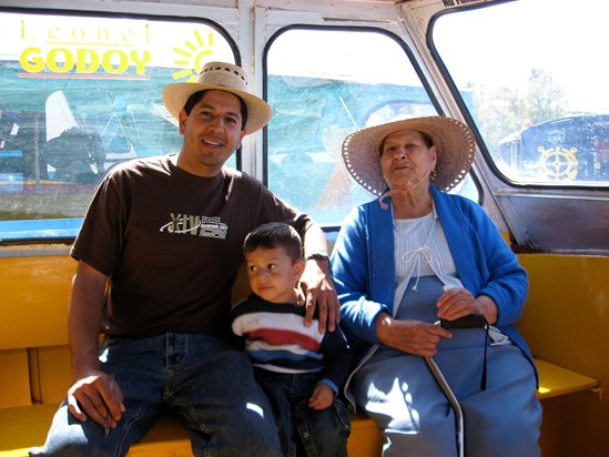 Viaje a Janitzio con su hijo Pepe y nieto Jack