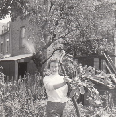 1961 - Green fingers at Woolstone Road, London