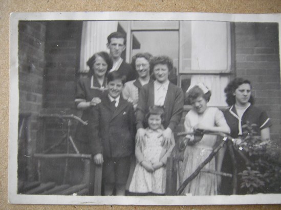 The Rowley Family Mum, John, Richard, Mable, Madge, Sheila, Shirley, and Joyce (my Mum)