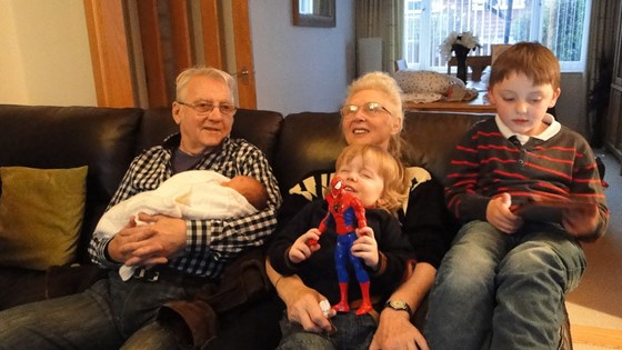 Dad, Mum and all the grandchildren.......Such a great Granpa