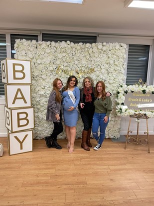 Gracie’s baby shower - oh Julia you would have been so proud 🙏🧡