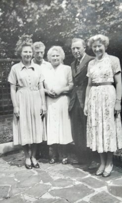 Elizabeth with her family Harry, her Mum, Dad and Mary