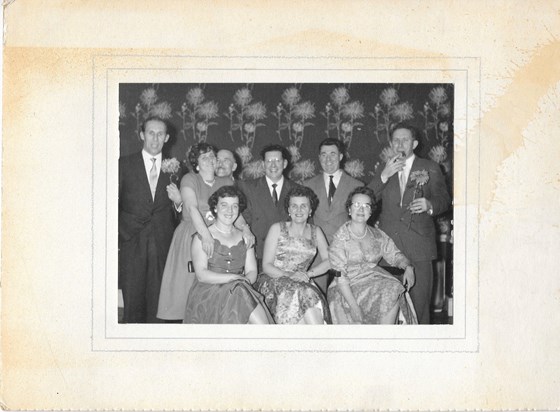 Elegance with Nana, Dot and the men