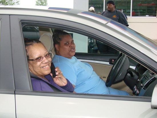 Nay & Linda in car